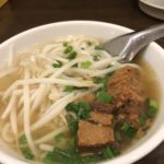 【信濃町ランチ】タイ食堂メーヤウ いつも通りのグリーンカレーとタイ風牛すじ煮込みそばのセットで安心安全の満足
